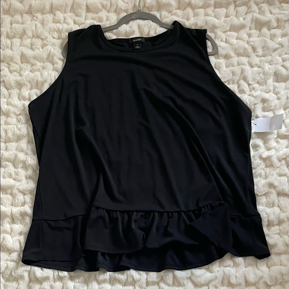 NWT Halogen sleeveless top w slightly peplumed bottom 3x